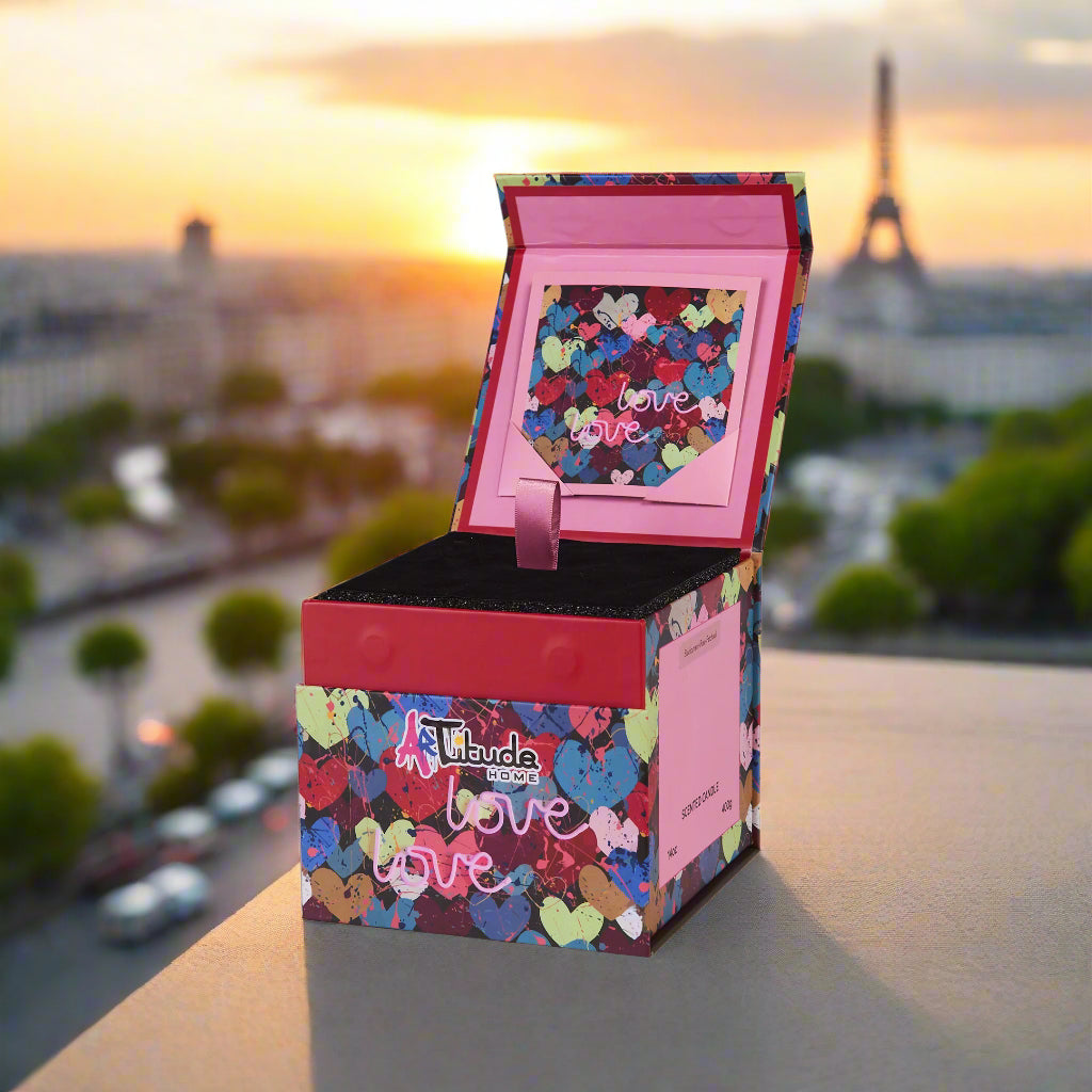 Cœurs d'amour | Cassis-Rose-Patchouli | Bougie parfumée en céramique - 10 cm